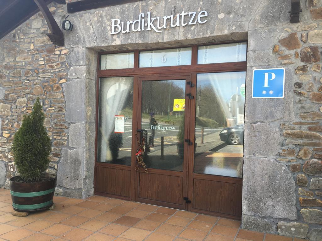 Burdi -Kurutze Pension Urquiola Екстер'єр фото